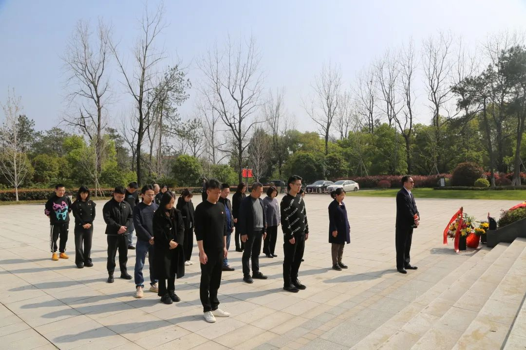 弘揚傳統(tǒng)精神，緬懷革命先烈 | 集團黨總支開展清明祭掃革命先烈活動